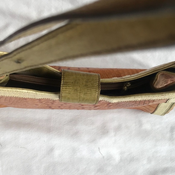 Brahmin leather croc embossed shoulder bag - Picture 3 of 8